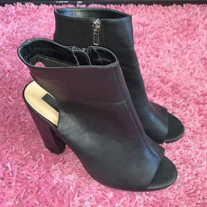 Forever21 Peep Toe Cut Out Heels Black Size 9